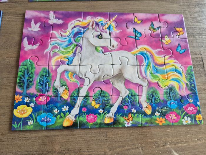 Magnifique lot de 2 puzzles Licorne Neuf - photo numéro 4