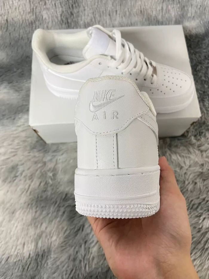 Nike Air Force 1 Low '07 Blanc 44 - photo numéro 2