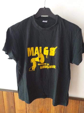 Tee-shirt noir inscription "mai68"
