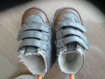 chaussures / chaussons en laine 6 mois