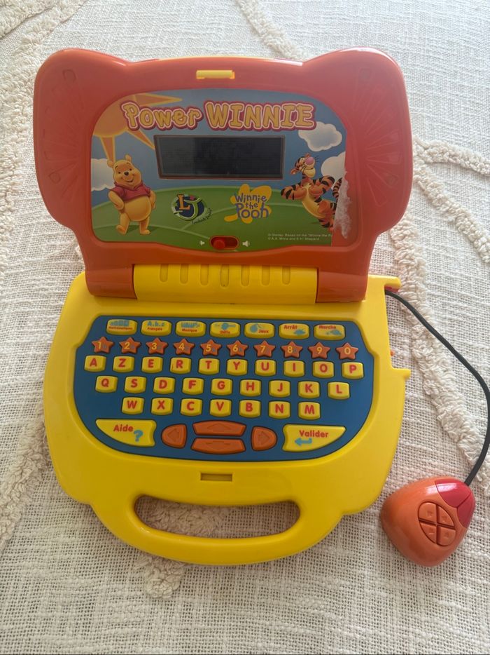 Ordinateur enfant avec jeux éducatifs