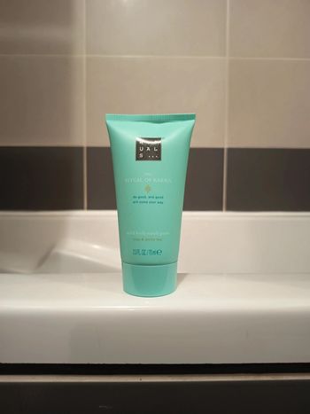 Crème ritual of karma mild body scrub paste neuf 70 ml