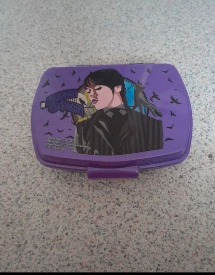 Boite a goûter mercredi Adams