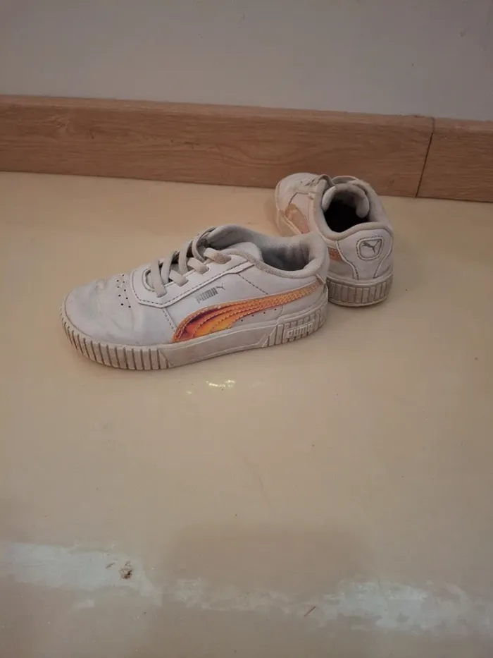Baskets puma blanc et holo t26 - photo numéro 2
