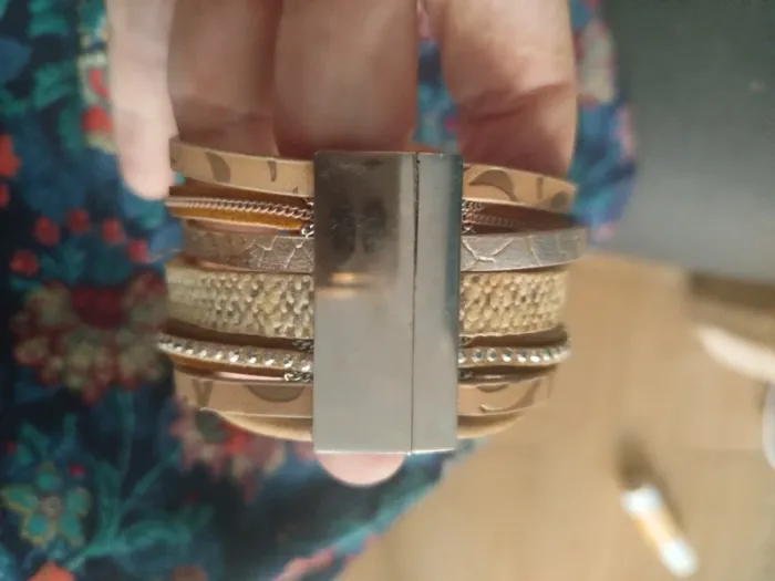Joli bracelet beige - photo numéro 2