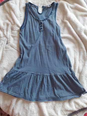 Lot 3 robes et 1 combi short