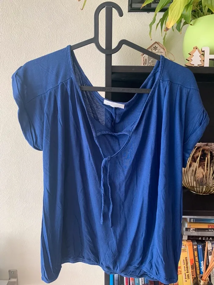 T-shirt bleu