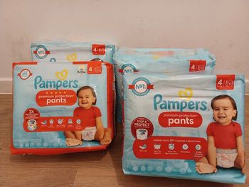 Lot de 4 paquets de Couches Pampers premium pants taille 4
