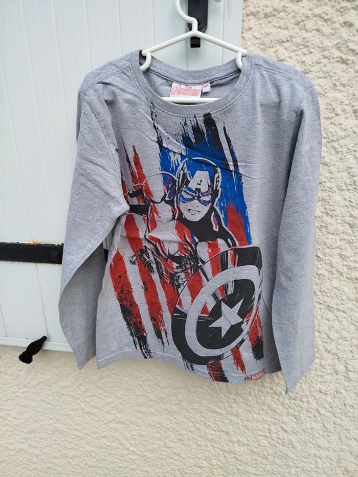 Haut manche longue avengers
