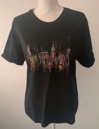 Tee-shirts noir avec broderie Mango taille 36/S