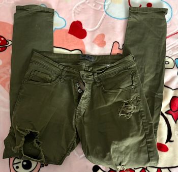 Jeans troué vert