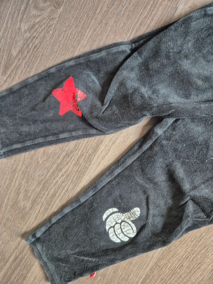 Magnifique pyjama velours Mickey 36 mois - photo numéro 2