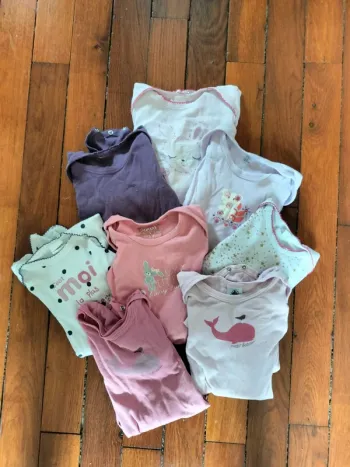 Lot de 8 bodies en coton manches longues