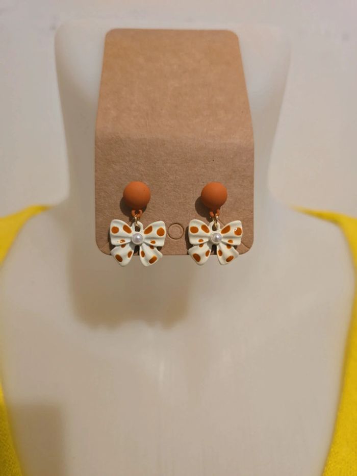 Magnifique paire de Boucles-doreilles neuve