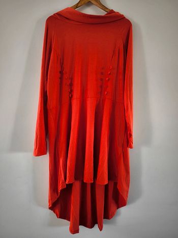 Robe rouge taille xxl neuve avec capuche