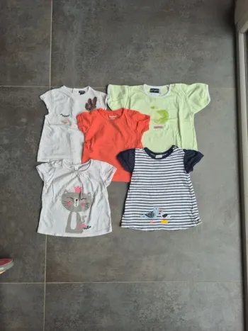 Lot tee-shirts 12 mois bébé fille