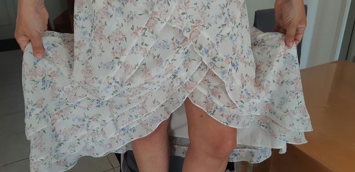 Robe fluide à fleurs taille M neuve - photo numéro 10