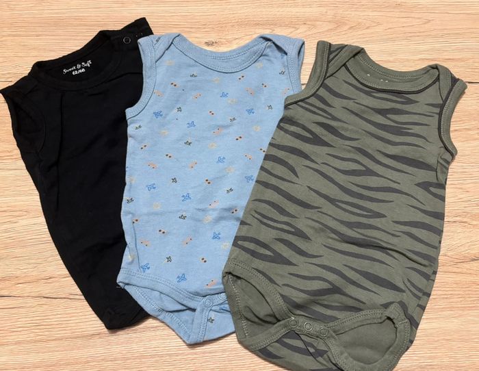 Lot 3 bodies sans manches