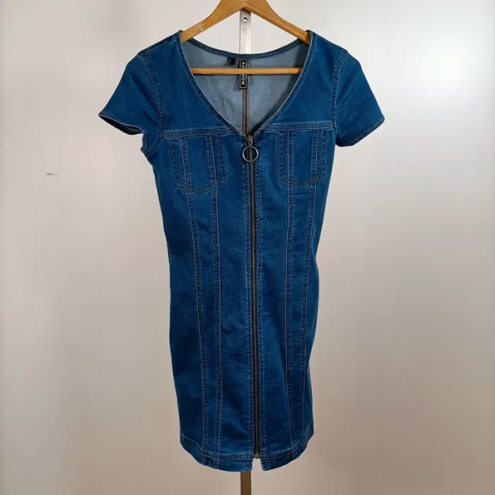 Robe courte en jean zippée devant col V manches courtes taille 34 FR XS - Rainbow A1409