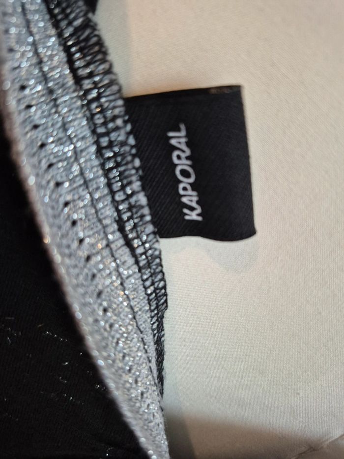 💕joli t-shirt noir avec détails pailletés argentés femme TXS/ 34 kaporal 💕 - photo numéro 12