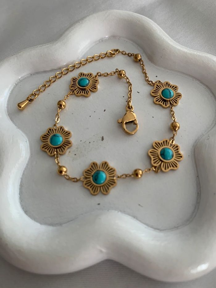 Bracelet fleur bleue turquoise en acier inoxydable doré - photo numéro 2