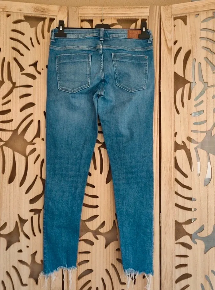 Jean skinny 7/8 ème bas effilés T 38 Zara - photo numéro 10