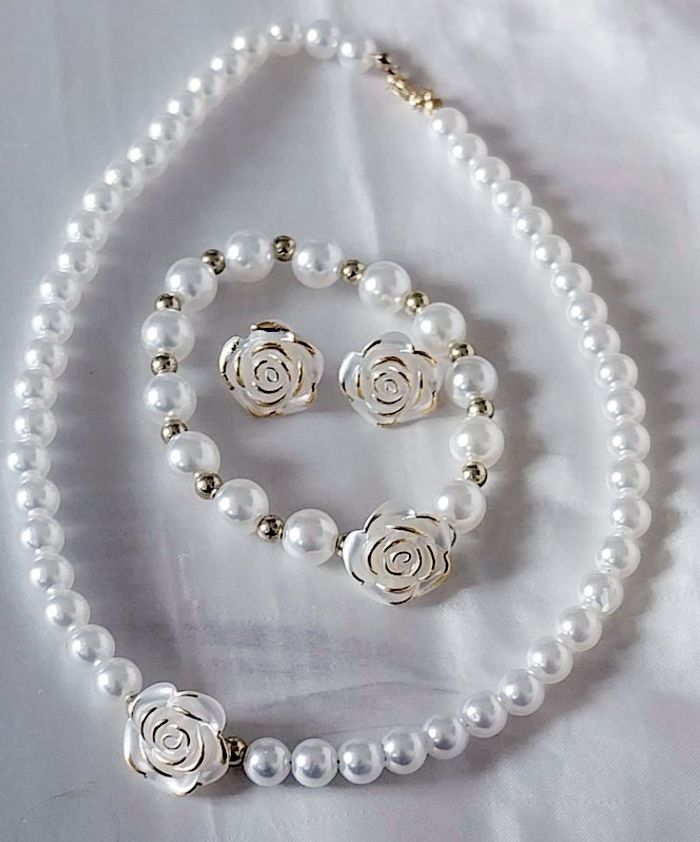 Parure perles camelia