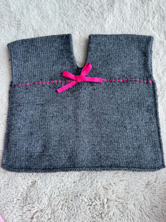 👚Pull en laine sans manche - bébé fille - très bon état - fait mains