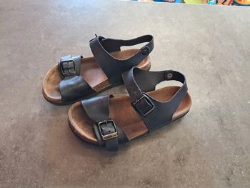 Paire de sandales nu pied garçon pointure 30