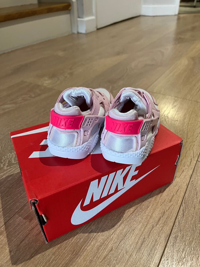 Basculer Nike rose - taille 23,5 - photo numéro 3