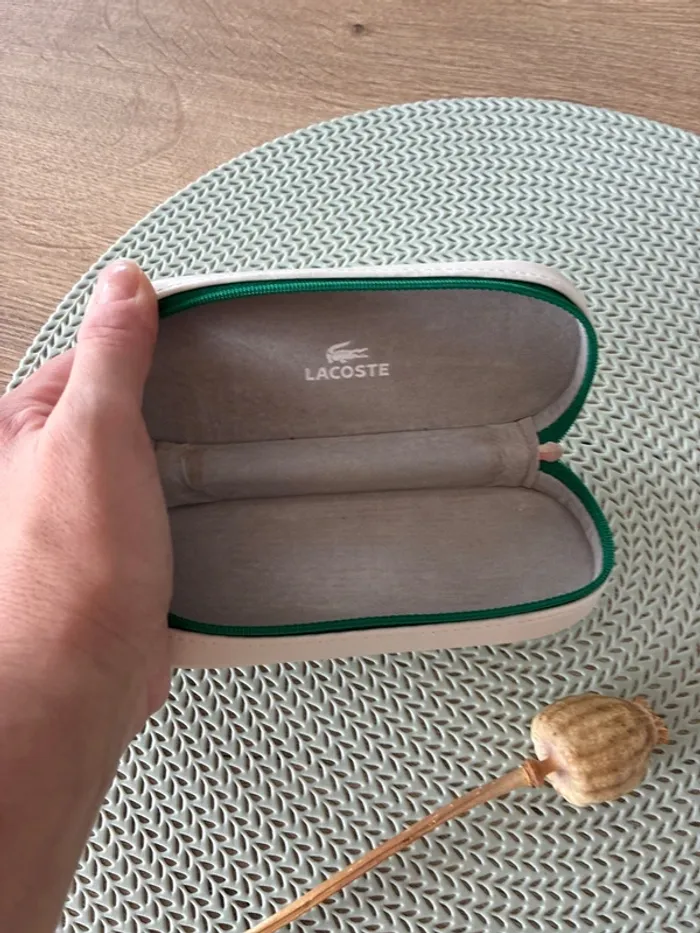Étuis a lunettes vintage de Lacoste - photo numéro 9
