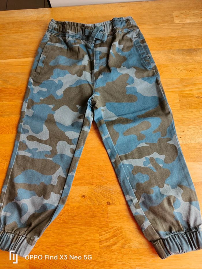 2 pantalons 3-4 ans - photo numéro 2