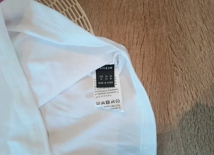 Tee shirt court, taille XL, marque shein, neuf - photo numéro 2