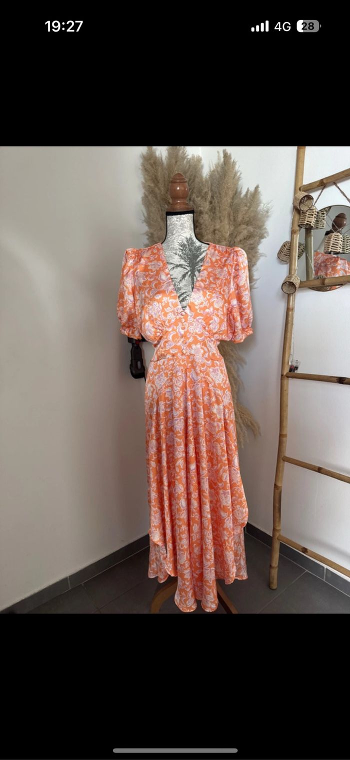 Robe longue chic soyeuse fleuri