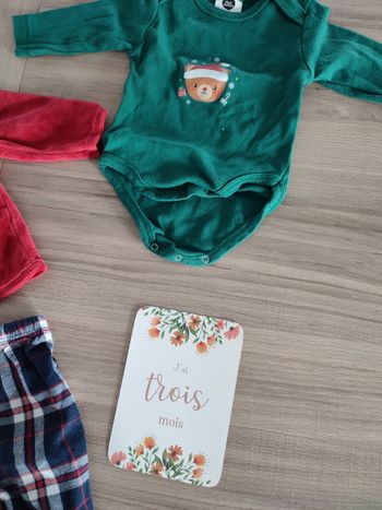 Lot noël pyjama 2 pièces et bidy