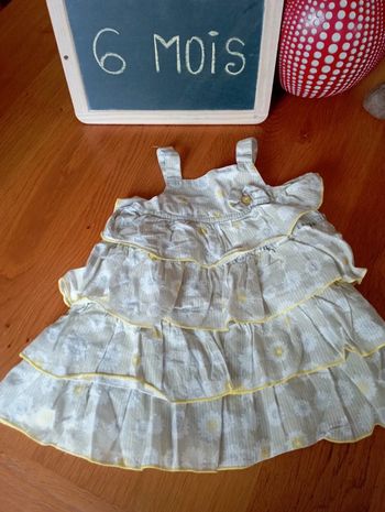 Robe Orchestra taille 6 mois en très bon état
