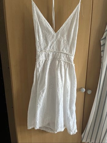 Robe blanche dos nu