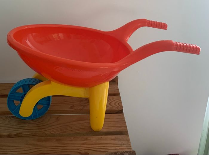 Petite brouette de jardin