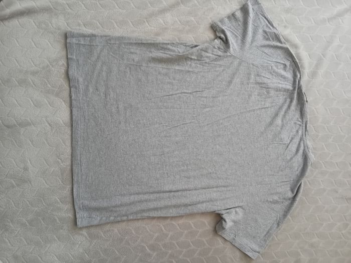 T-shirt taille M - photo numéro 2