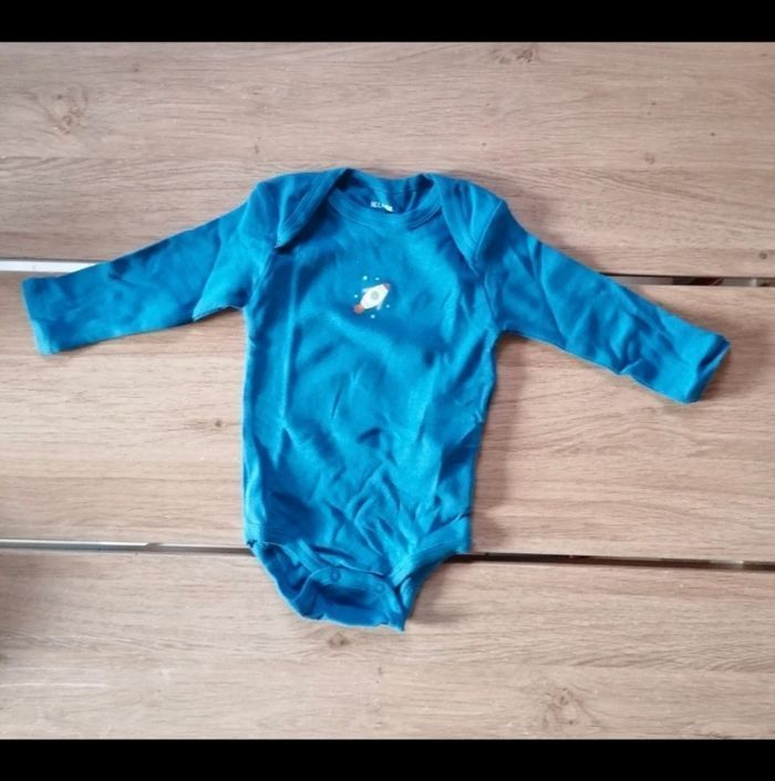 Lot bodies manches longues 6 mois - photo numéro 2