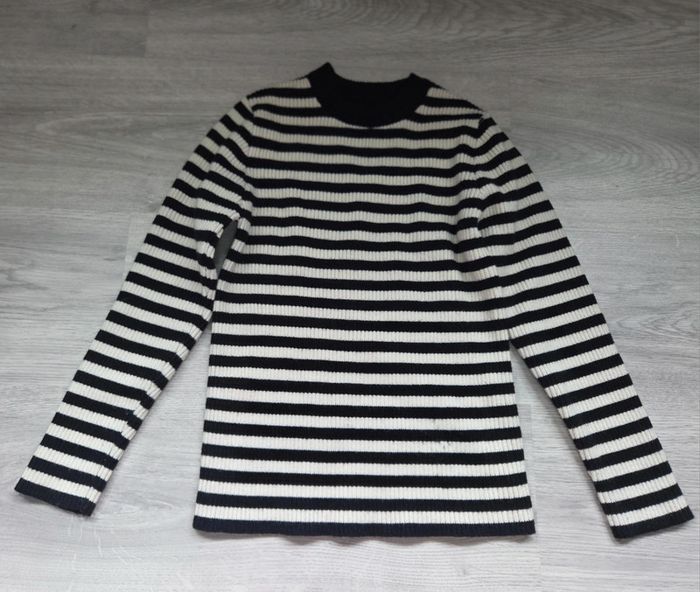 Pull rayé noir et blanc 10 ans - Classique et chaud