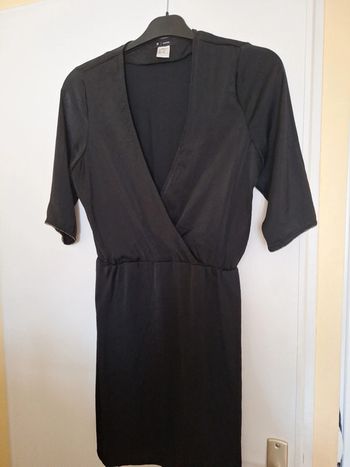 Jolie robe noire très légère