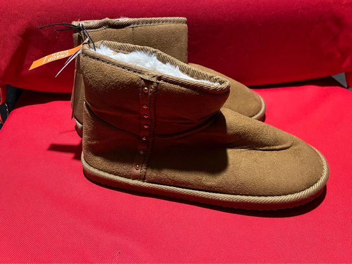 Chausson pantoufles bottines boots fourrées femme 40 neuves - photo numéro 2