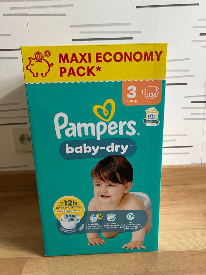 Couche Pampers Baby-dry taille 3 6-10kg 136 couches