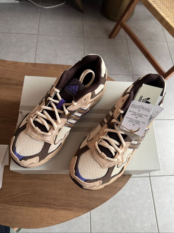 Adidas Bad Bunny Response CL - Neuf avec étiquettes, boite & sac - photo numéro 2