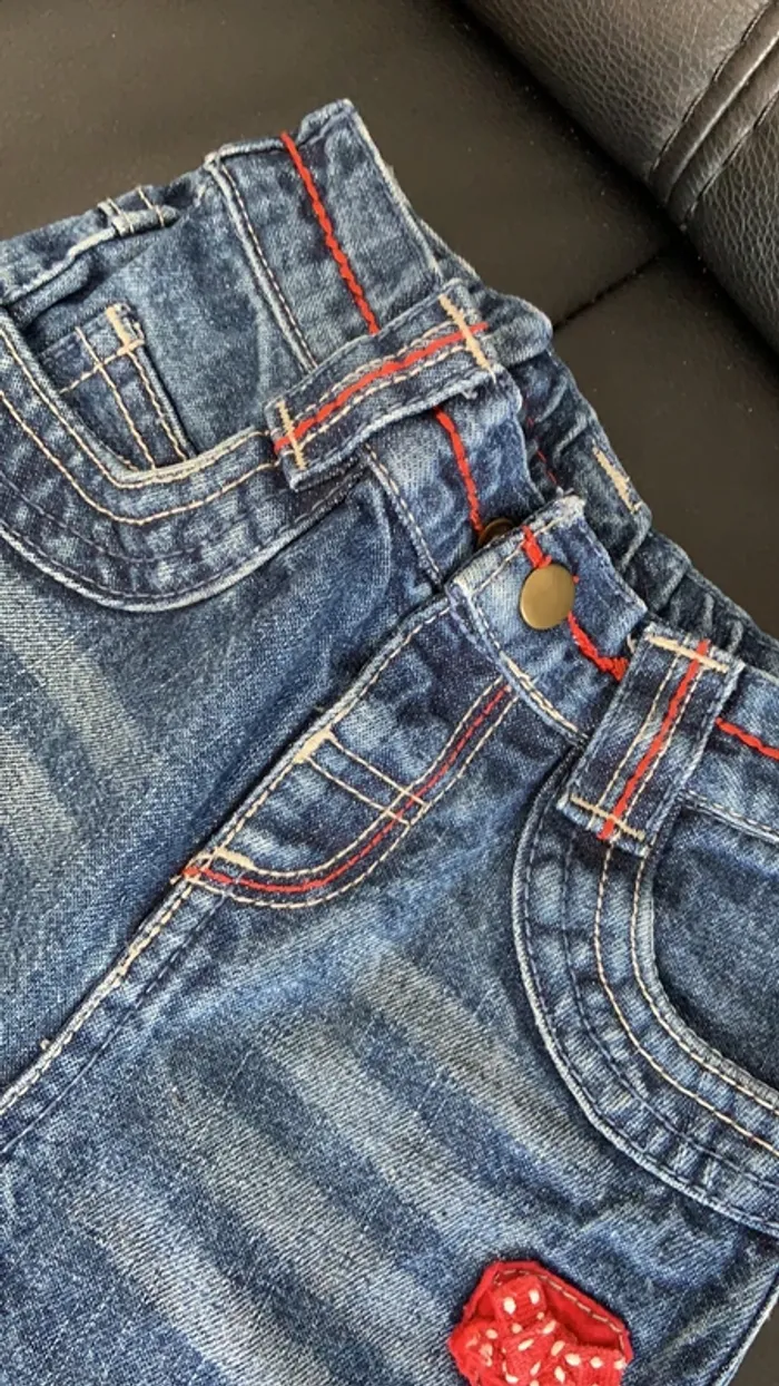 Jean bleu - photo numéro 3