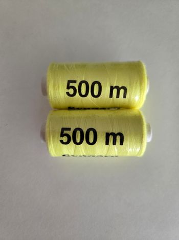 Lot de 2 bobines de 500 m de  fil de couture jaune
