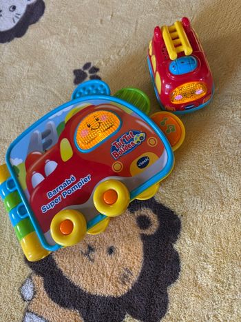 Livre et véhicule Barnabé tut tut bolide tutut VTech