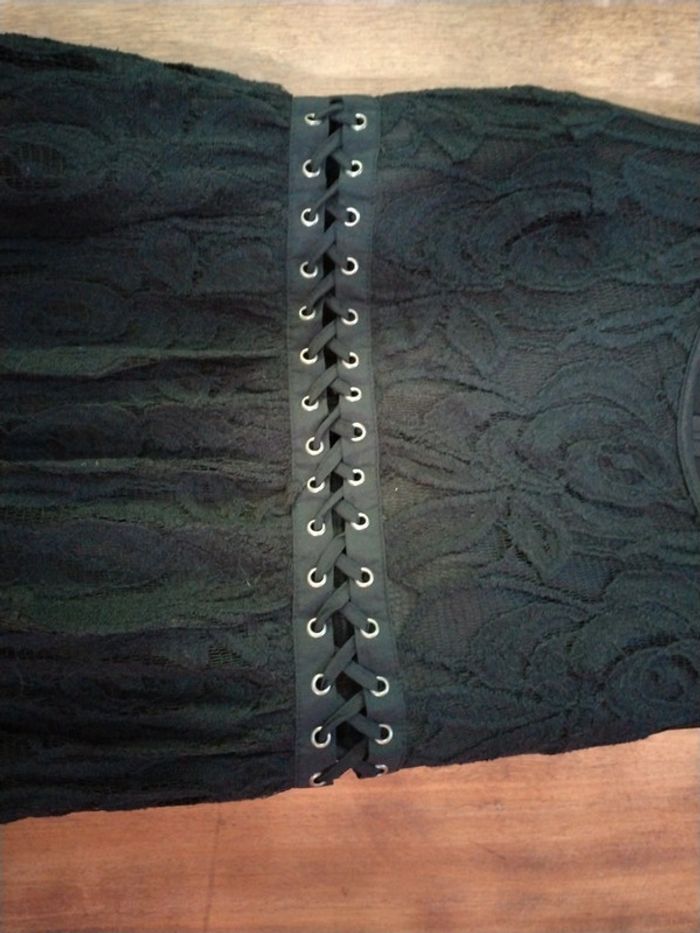 Robe dentelle noire - photo numéro 2