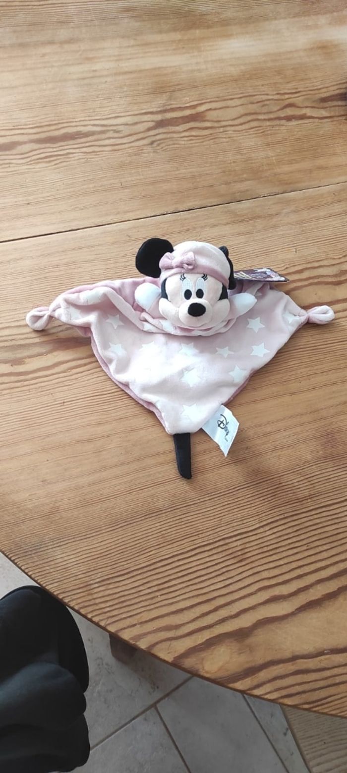 Doudou Minnie neuf (c)DISNEY